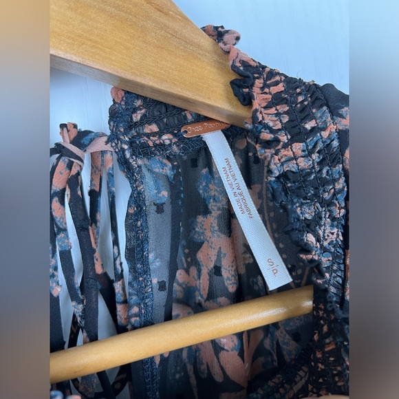 Free People Clarissa Top in Midnight Size Small Juliet sleeve, tie back - Picture 3 of 9